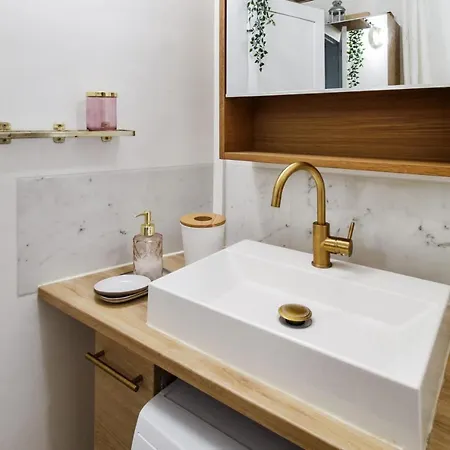 Superb 1br A Few Steps Away From Canal Saint Martin - - Welkeys Апартаменты *